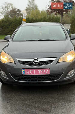Хэтчбек Opel Astra 2011 в Киеве