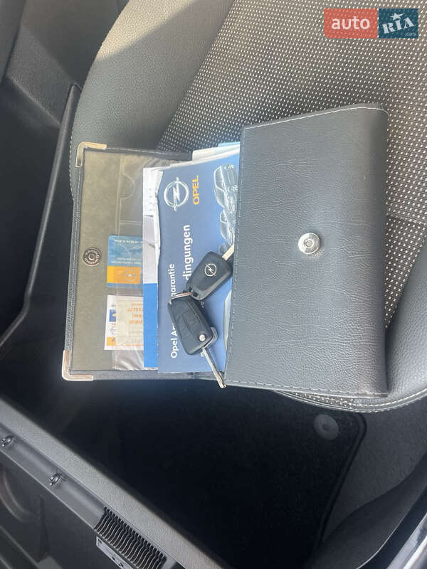 Універсал Opel Astra 2010 в Запоріжжі