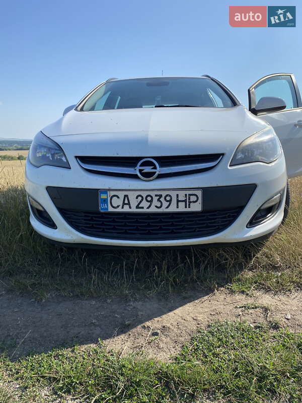 Універсал Opel Astra 2015 в Черкасах