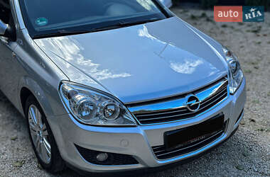 Универсал Opel Astra 2009 в 