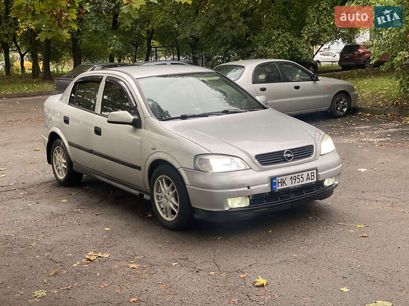 Седан Opel Astra 2005 в Ровно