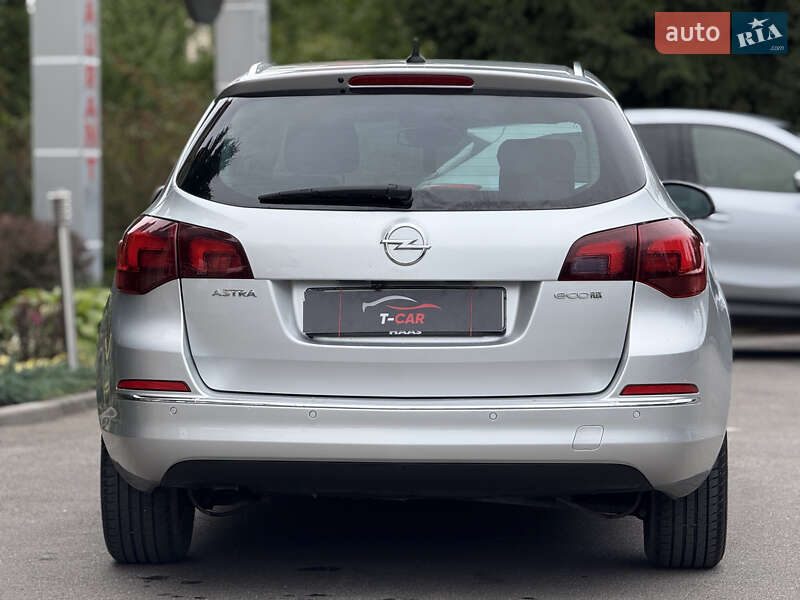 Универсал Opel Astra 2014 в Тернополе