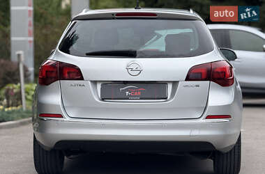 Универсал Opel Astra 2014 в 