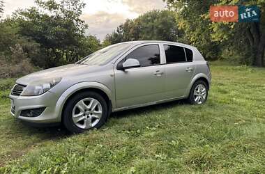 Хэтчбек Opel Astra 2011 в 