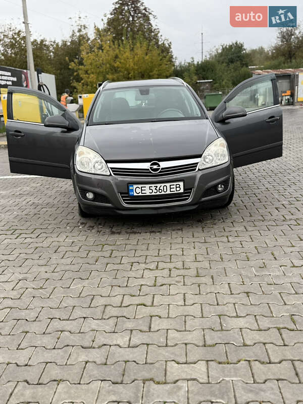 Универсал Opel Astra 2010 в 