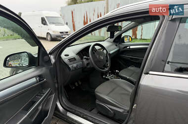 Универсал Opel Astra 2010 в 