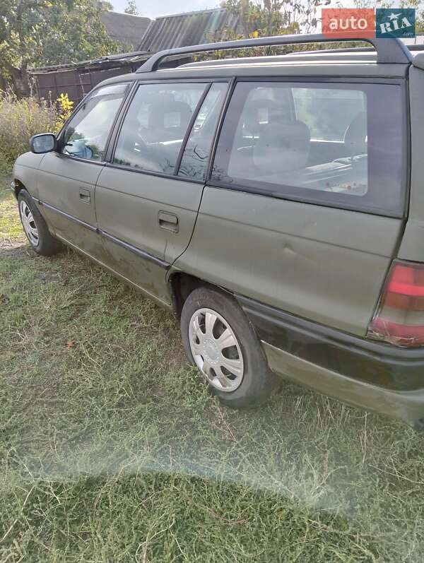 Универсал Opel Astra 1999 в 