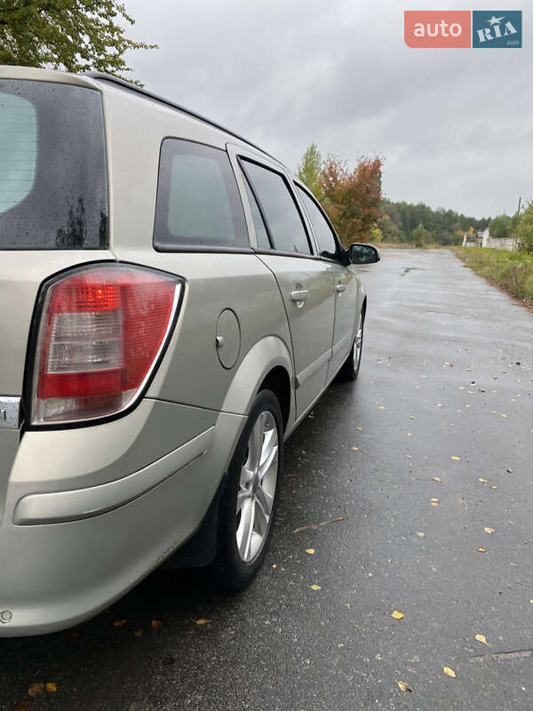 Универсал Opel Astra 2008 в Звягеле