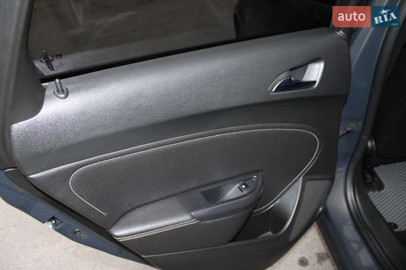 Универсал Opel Astra 2012 в Днепре фото 27 Универсал Opel Astra 2012 в Днепре