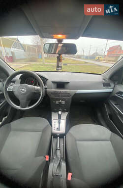 Универсал Opel Astra 2006 в 