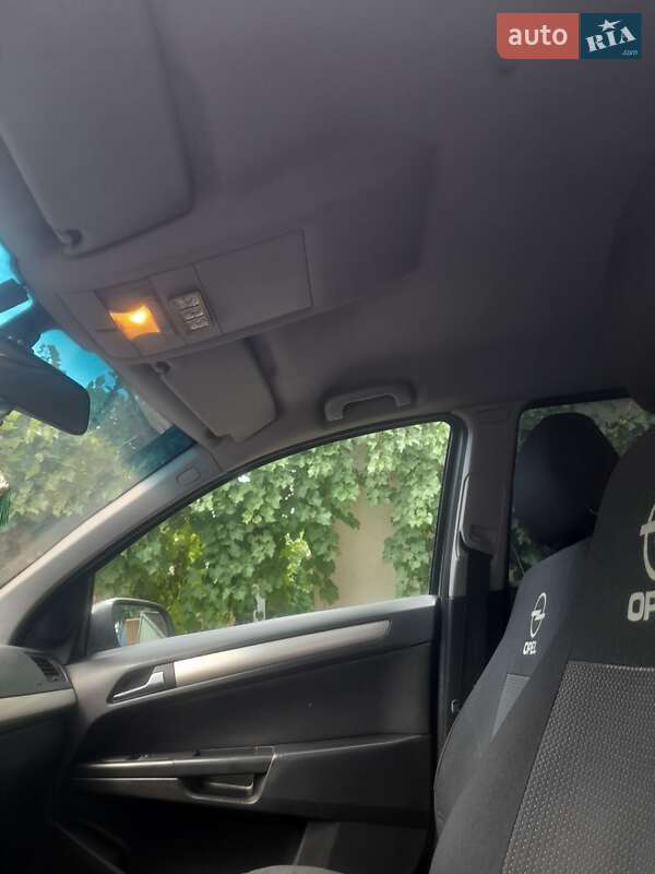 Універсал Opel Astra 2008 в Теплику