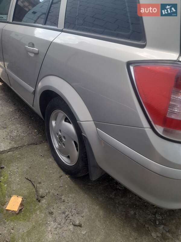 Універсал Opel Astra 2008 в Теплику