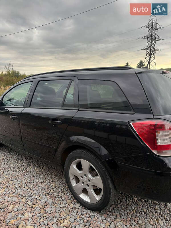 Универсал Opel Astra 2008 в Трускавце