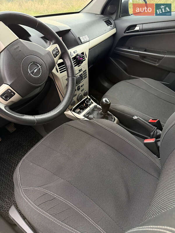 Универсал Opel Astra 2008 в Трускавце
