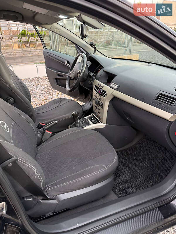 Универсал Opel Astra 2008 в Трускавце