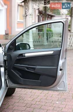 Хэтчбек Opel Astra 2008 в 