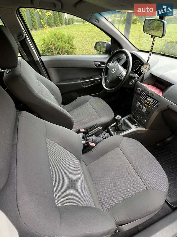 Универсал Opel Astra 2006 в Городенке