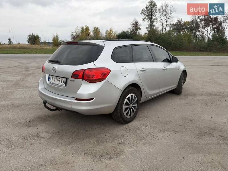 Универсал Opel Astra 2012 в Козельце