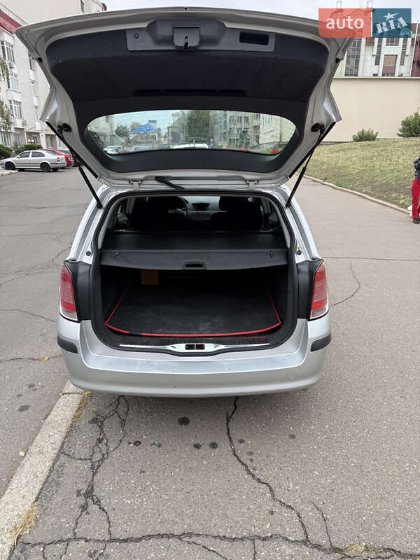 Универсал Opel Astra 2004 в Николаеве фото 10 Универсал Opel Astra 2004 в Николаеве