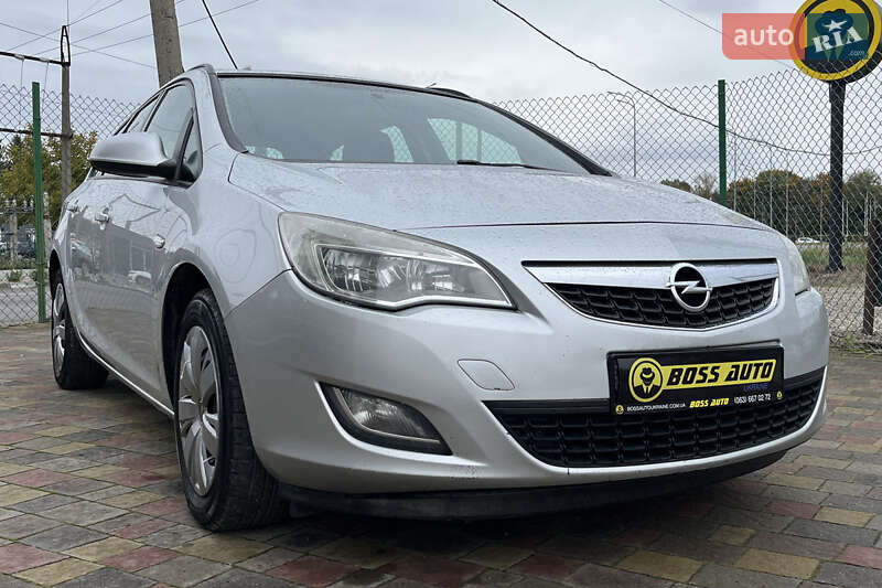 Универсал Opel Astra 2011 в 