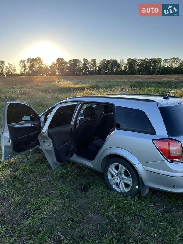 Універсал Opel Astra 2009 в Звягелі фото 16 Універсал Opel Astra 2009 в Звягелі