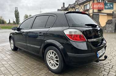 Хэтчбек Opel Astra 2006 в 