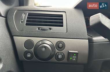 Хэтчбек Opel Astra 2006 в 