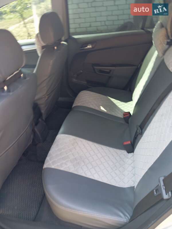Универсал Opel Astra 2005 в Светловодске фото 10 Универсал Opel Astra 2005 в Светловодске