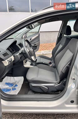Универсал Opel Astra 2007 в 