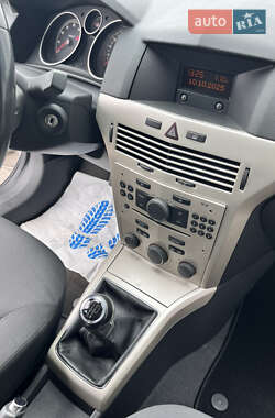 Универсал Opel Astra 2007 в 