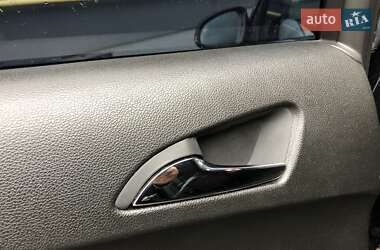 Хэтчбек Opel Astra 2014 в 