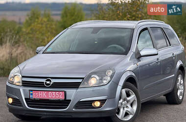 Універсал Opel Astra 2005 в Золочеві
