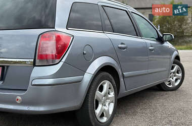 Универсал Opel Astra 2005 в 