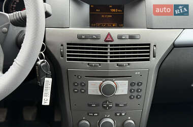 Универсал Opel Astra 2005 в 