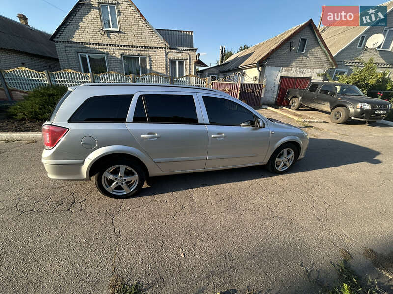 Универсал Opel Astra 2005 в Днепре