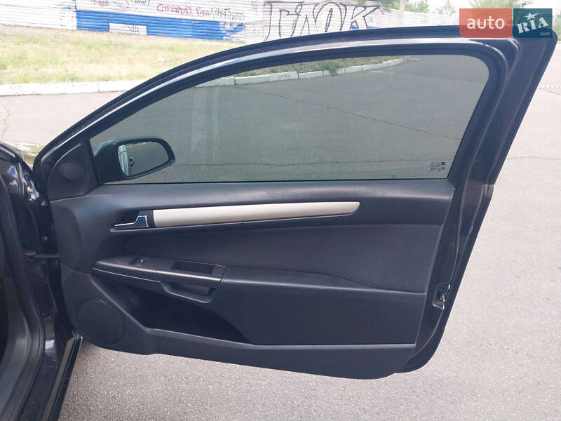 Хэтчбек Opel Astra 2008 в Кривом Роге