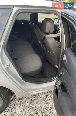 Универсал Opel Astra 2013 в 