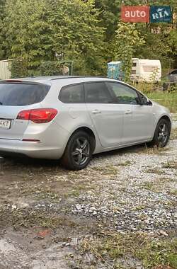 Универсал Opel Astra 2013 в 