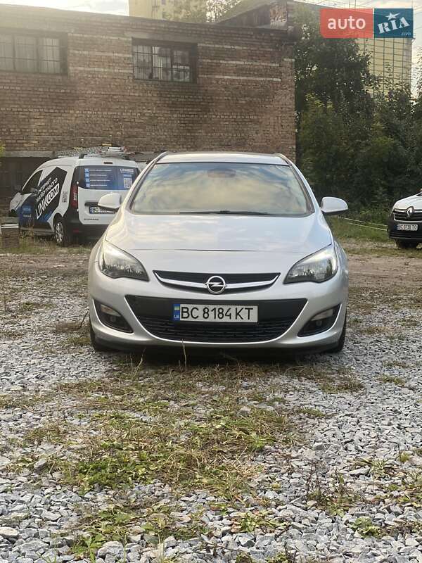 Универсал Opel Astra 2013 в Львове