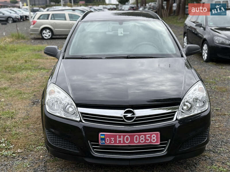 Універсал Opel Astra 2009 в Луцьку