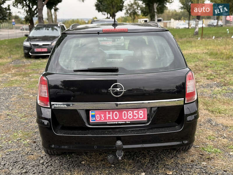 Універсал Opel Astra 2009 в Луцьку