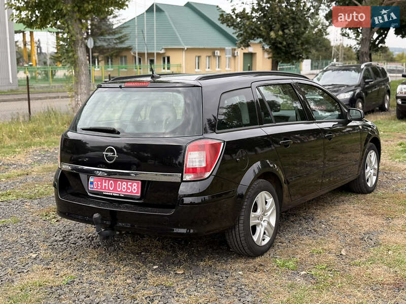 Універсал Opel Astra 2009 в Луцьку