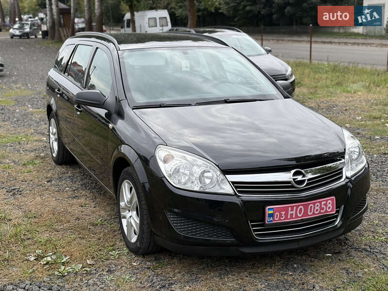 Універсал Opel Astra 2009 в Луцьку
