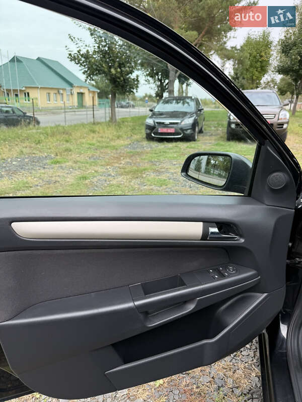 Універсал Opel Astra 2009 в Луцьку