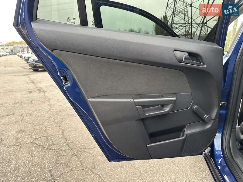 Универсал Opel Astra 2005 в Харькове