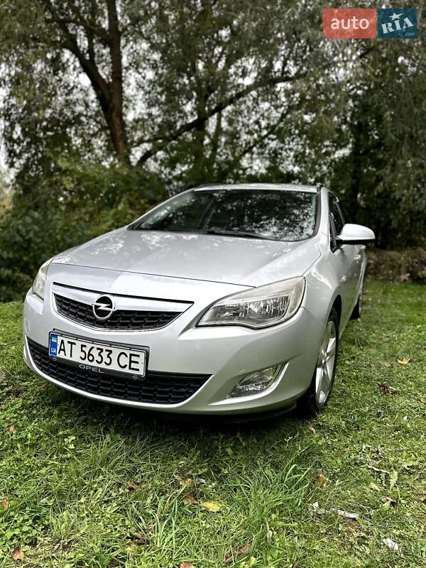 Opel Astra 2011