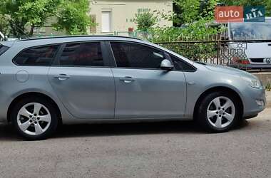Универсал Opel Astra 2011 в Ивано-Франковске