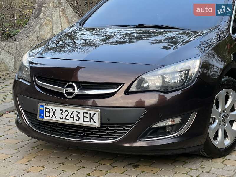 Универсал Opel Astra 2013 в Хмельницком