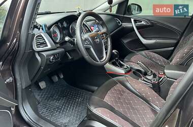 Универсал Opel Astra 2013 в 