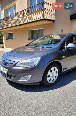 Хетчбек Opel Astra 2011 в Дрогобичі